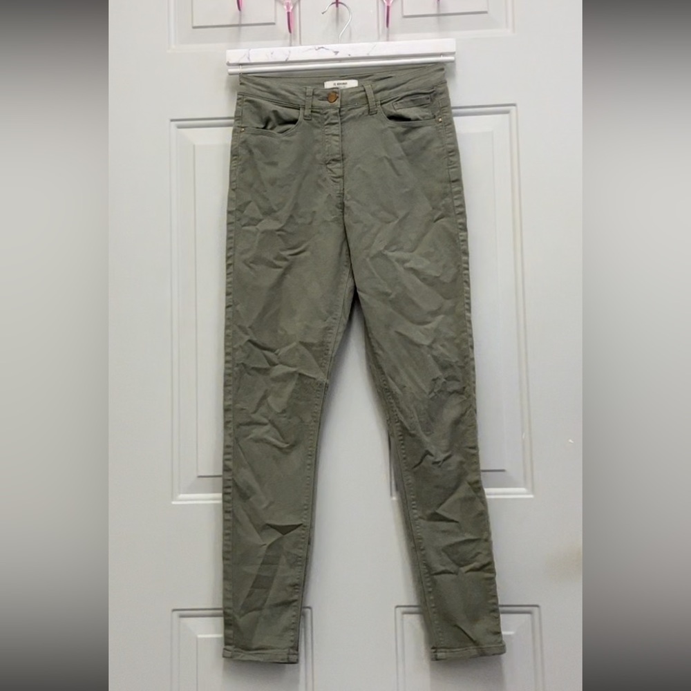 Green skinny jeans